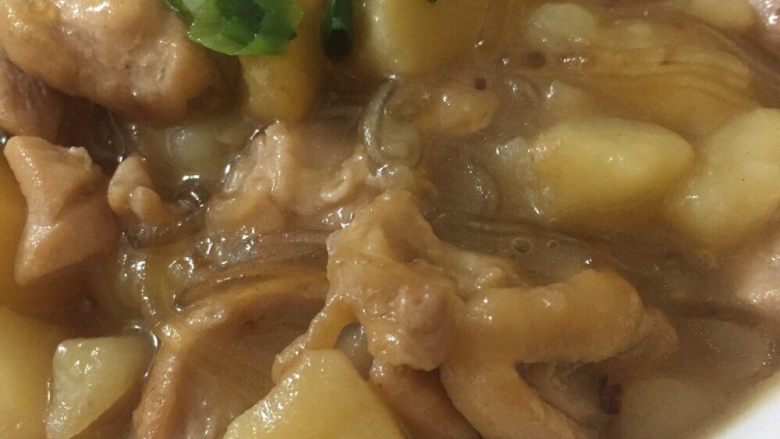 鸡肉粉丝土豆,出锅撒葱花