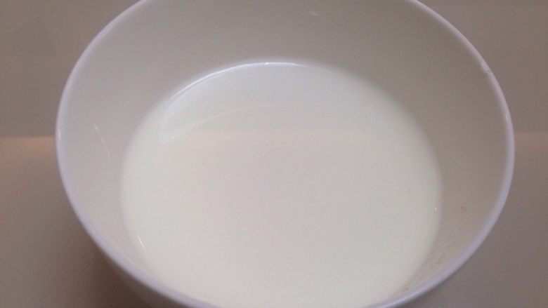 家常豆腐,将水淀粉调好备用。