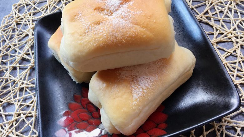 超软牛奶小面包