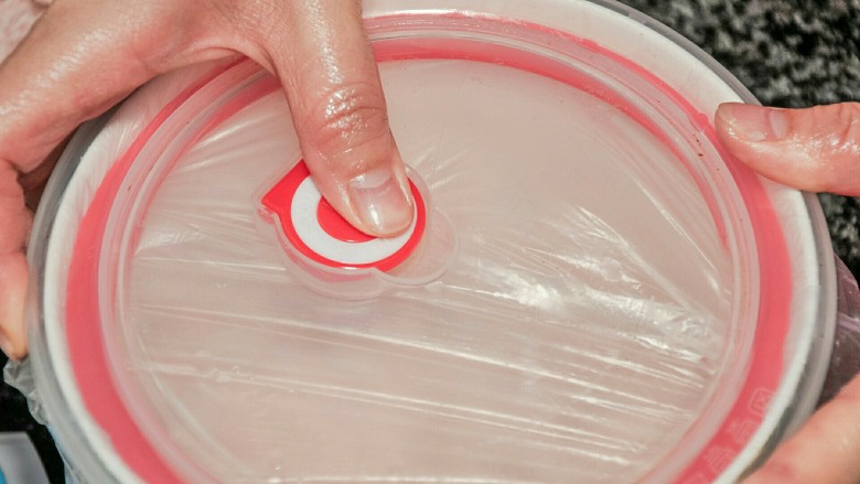 冰肉,盖上盖子。