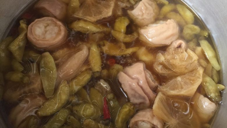 泡椒肥肠猪腣,上汽后再压八分钟
