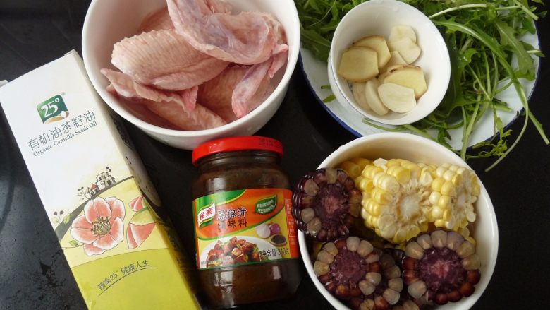 黑椒玉米烧鸡翅,各材料
