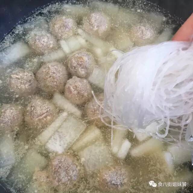 春季去火正当时～冬瓜肉丸汤+杂粮饭,下粉丝加盖