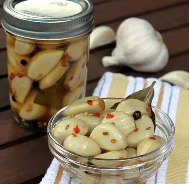【下饭菜】腌菜集锦,泡蒜:蒜、盐、辣椒、花椒、陈醋