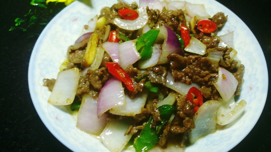 洋葱炒牛肉