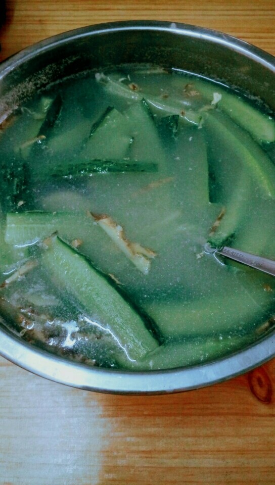青瓜皮蛋瘦肉汤,美味的汤就出来拉