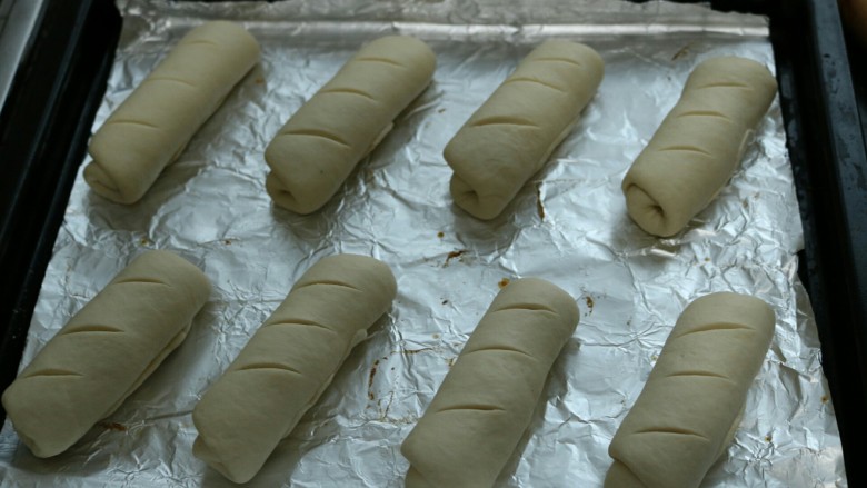 ≈米粉面包≈大米和面粉擦出的火花,用锋利的刀割三道口子