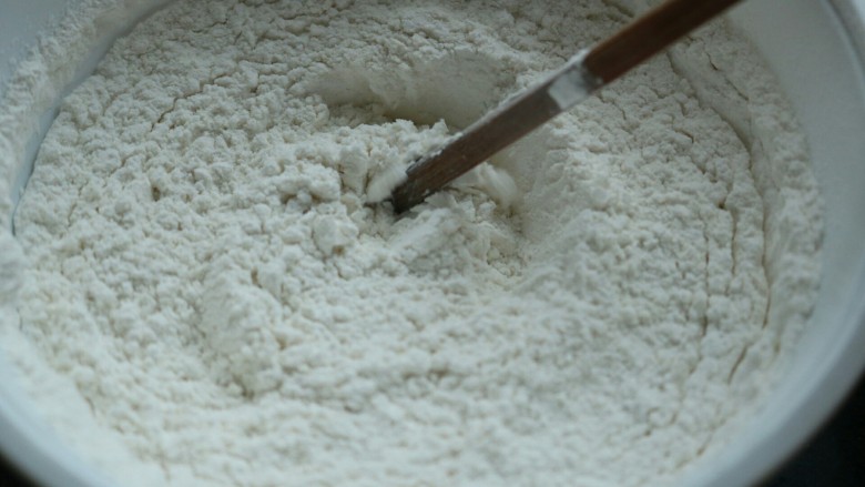 ≈米粉面包≈大米和面粉擦出的火花,把<a style='color:red;display:inline-block;' href='/shicai/ 550'>高筋面粉</a>和粘米粉混合均匀