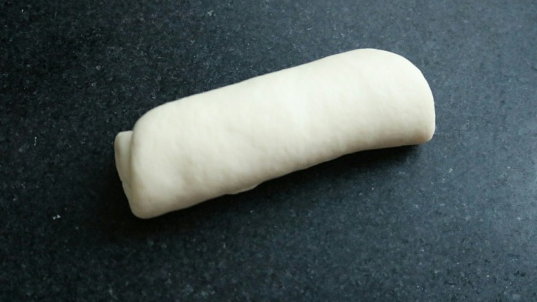 ≈米粉面包≈大米和面粉擦出的火花,再把它们翻面从上往下卷起来