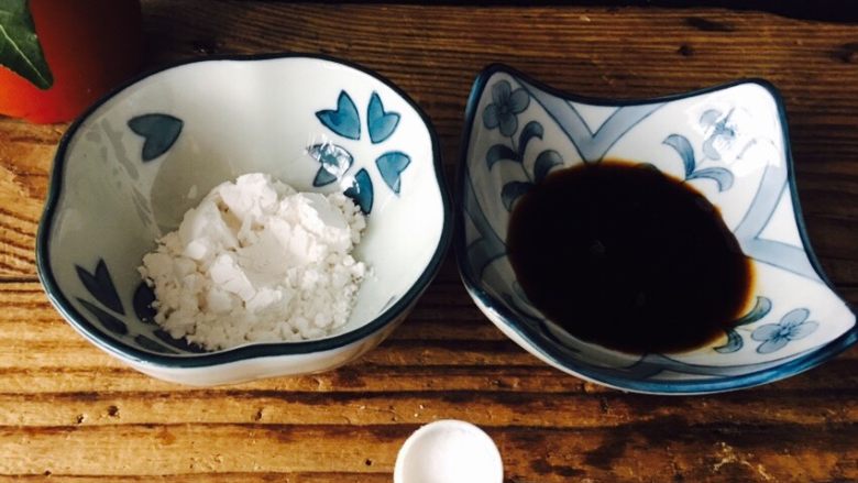 洋葱炒黑胡椒牛肉粒,生粉,黄酒,盐