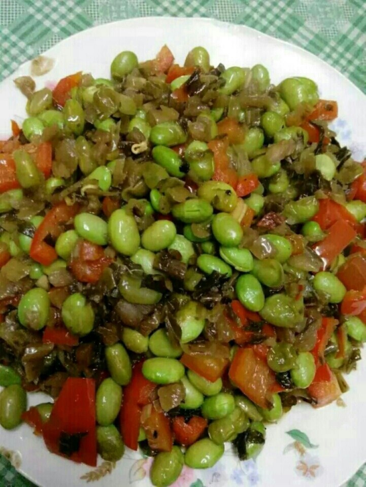 酸辣泡菜。,这是我泡好的上海青。