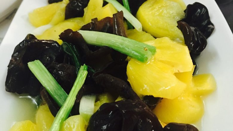 酸甜菠萝炒木耳