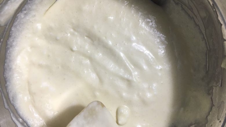 椰浆系列之椰浆蛋糕,快速翻拌均匀,不可画圈搅拌