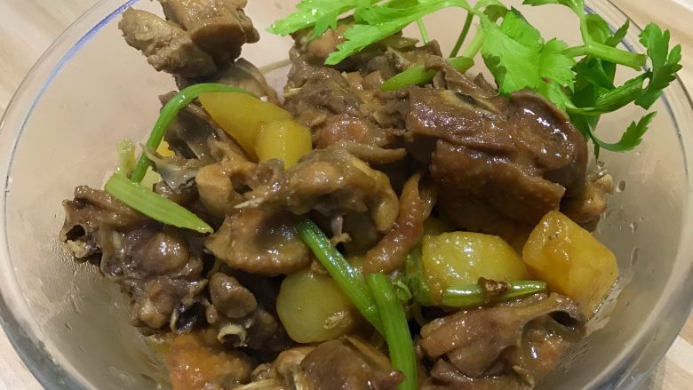 土豆焖鸡,!骄傲5分钟!
