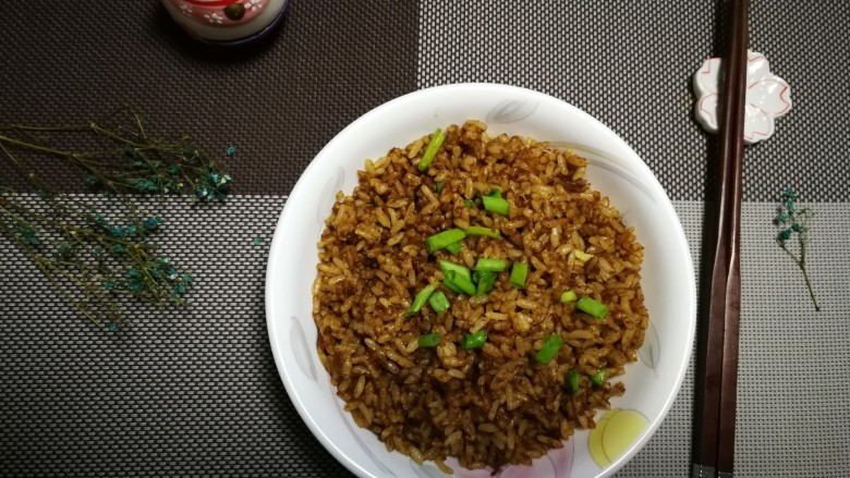 酱油炒饭,啦啦啦,美照一张。