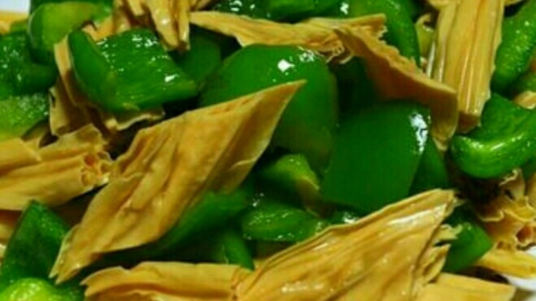 腐竹炒辣椒五花肉