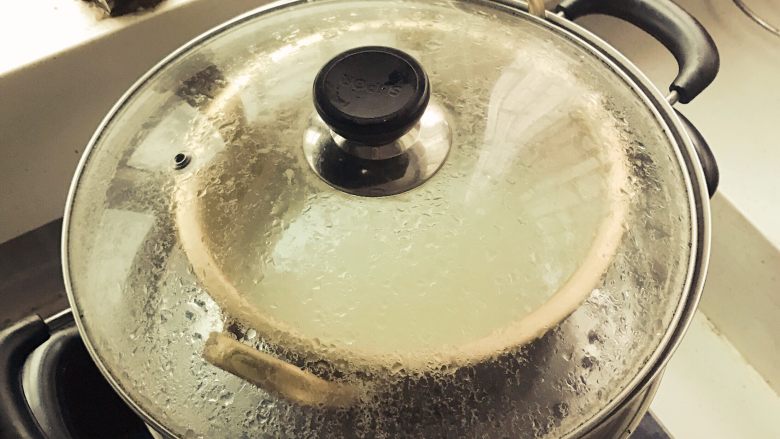 网红美食青团,上锅蒸15分钟后关火，再搅拌2分钟