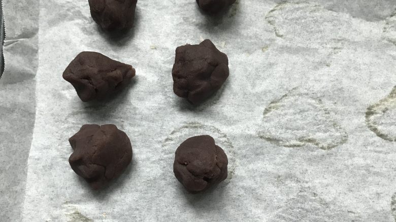 网红美食青团,将豆沙20g一个分好