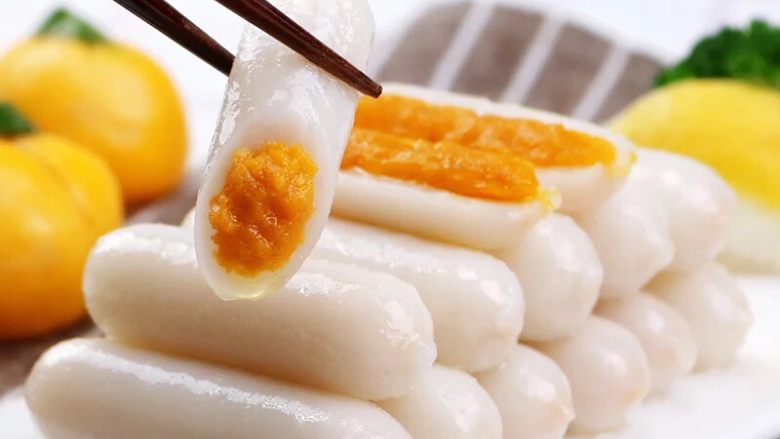 葱花蛋散夹心年糕,准备烧夹心年糕