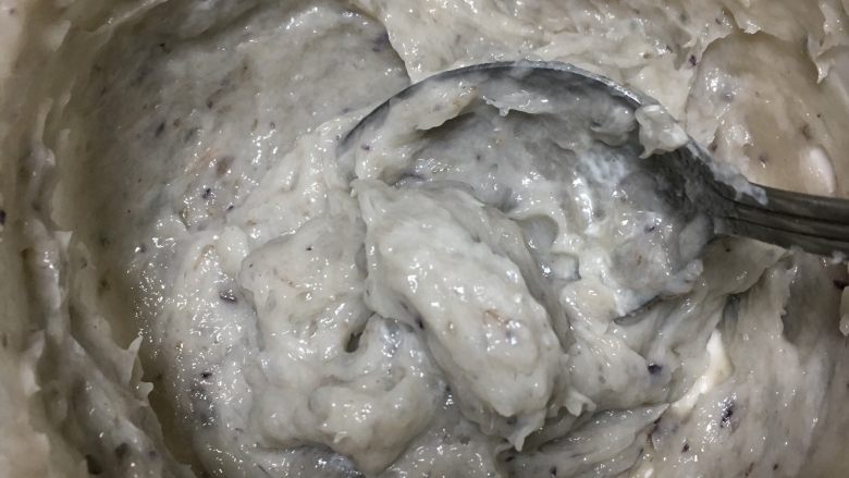 宝宝辅食-奶酪虾丸,加奶酪效果,从头到尾都是一个方向搅拌哦~
