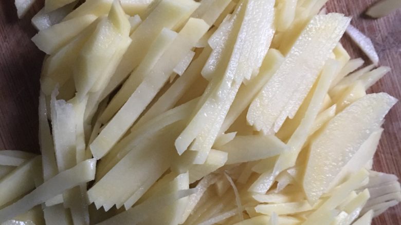 土豆丝卷饼
,有点粗了，嘿