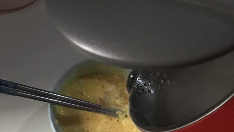 土豆丝卷饼
,倒入温水