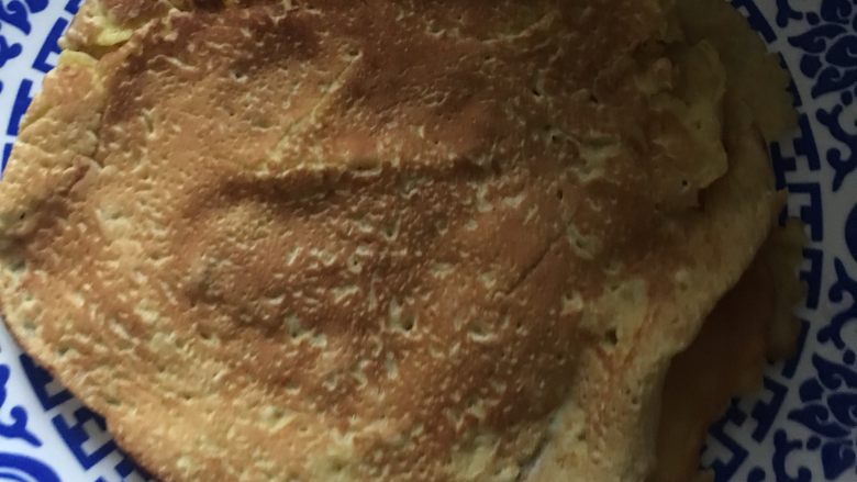 土豆丝卷饼
,鸡蛋饼出锅
