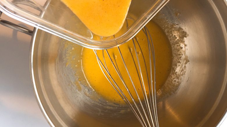 百香果戚风,加入百香果汁