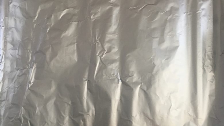 下午茶甜点,因为家中没有烤碗,所以我用的锡箔纸代替的磨具