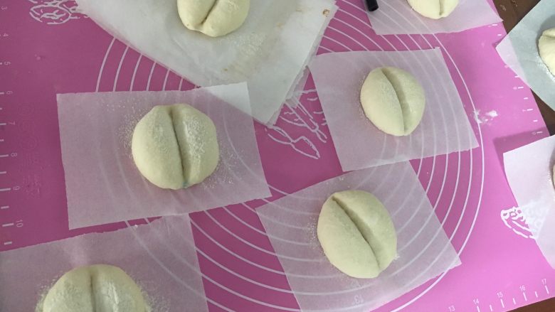 海蒂白面包(白屁股面包),其余的都按压好