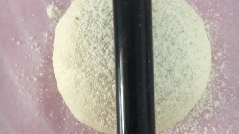 海蒂白面包(白屁股面包),轻轻放在面团中央