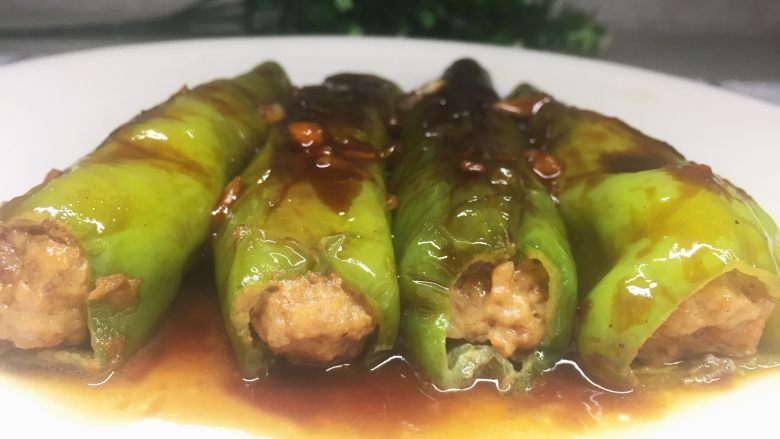 肉酿虎皮尖椒,减肥的时候千万不要做!