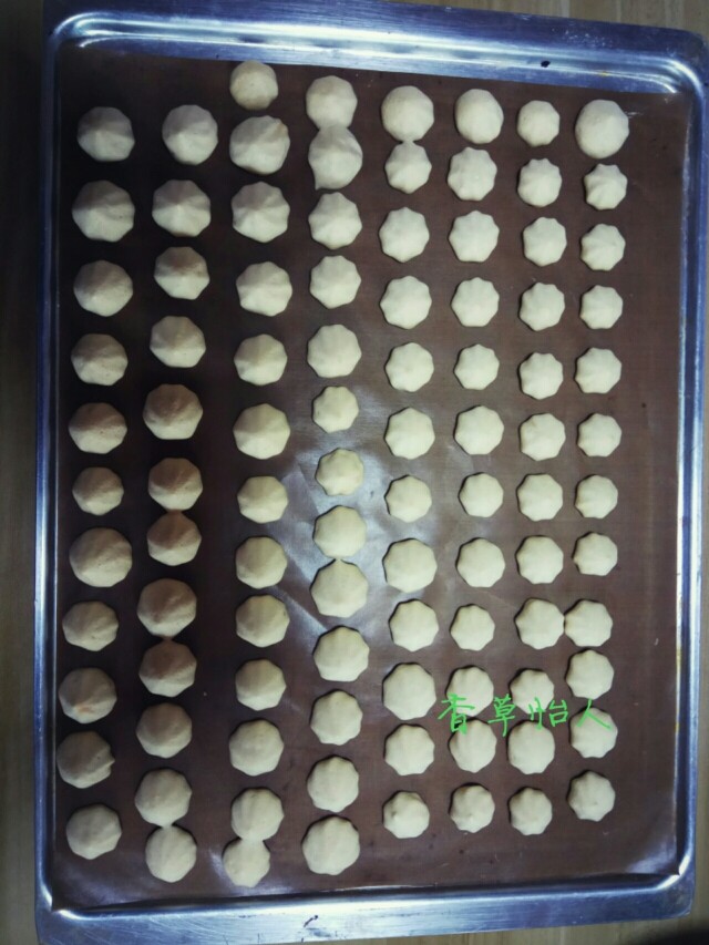 完胜旺旺奶豆的酸奶溶豆宝宝新辅食~香草怡人,看下烤出来的图,很清晰的纹路