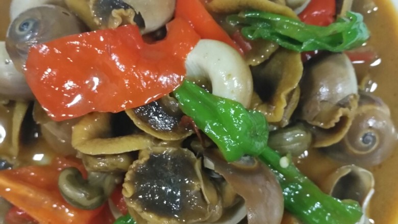 酱香香螺,这道菜,不用放盐,因为生抽海鲜酱蚝油是咸的。