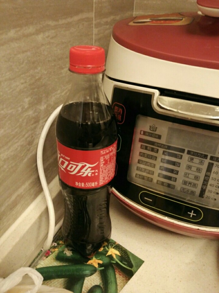 可乐鸡翅,备好<a style='color:red;display:inline-block;' href='/shicai/ 911'>可乐</a>，喜欢味道更甜一些的可以选百事<a style='color:red;display:inline-block;' href='/shicai/ 911'>可乐</a>