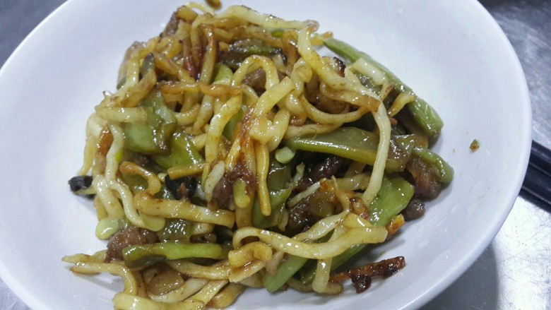 豆角肉焖面,开吃