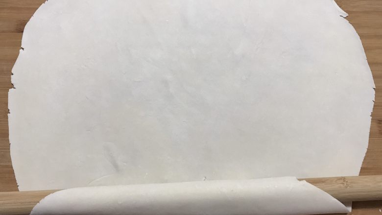 豆角土豆焖面,和面步骤参考我之前上传的步骤，不想自己和面也可以买菜场现成的湿面条，但我实验过，手擀面口感更好，先把面擀好