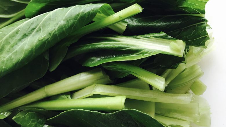 水煮肉片,<a style='color:red;display:inline-block;' href='/shicai/ 115'>油菜</a>洗净