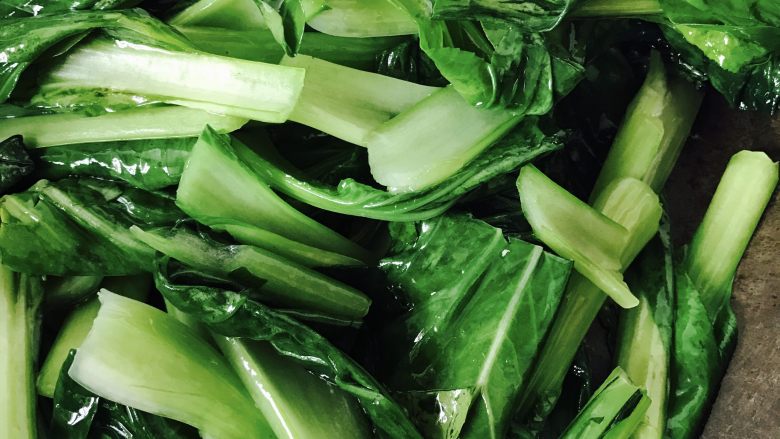 水煮肉片,放油菜翻炒