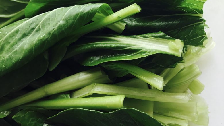 水煮肉片,中间切一刀