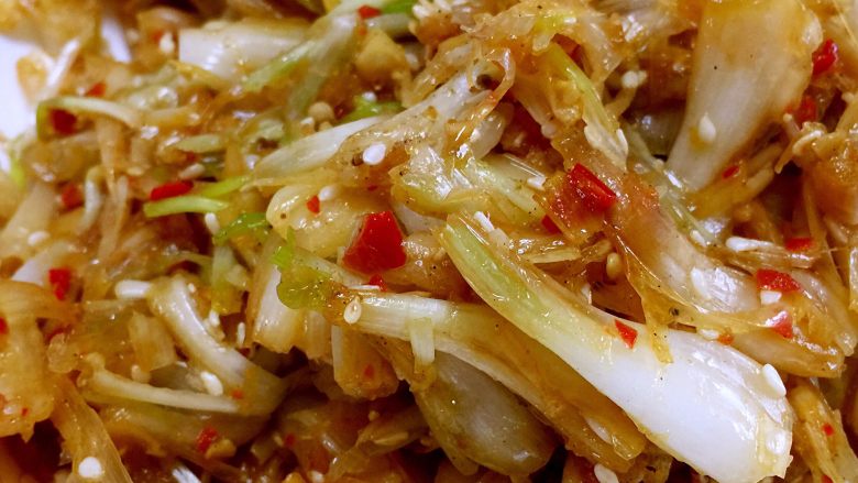 茭头·一菜三吃,第二盘菜:凉拌茭头完成