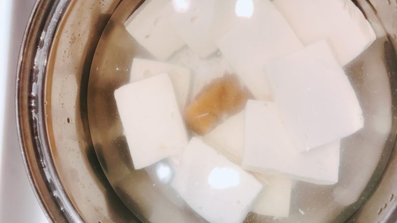 豆腐油菜鸡蛋面,加入浓汤宝继续煮
