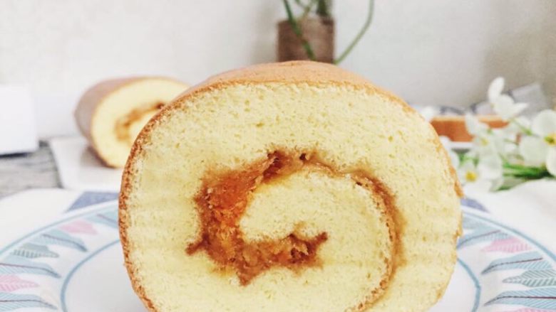 肥厚肉松卷,切面。肥厚的卷卷。