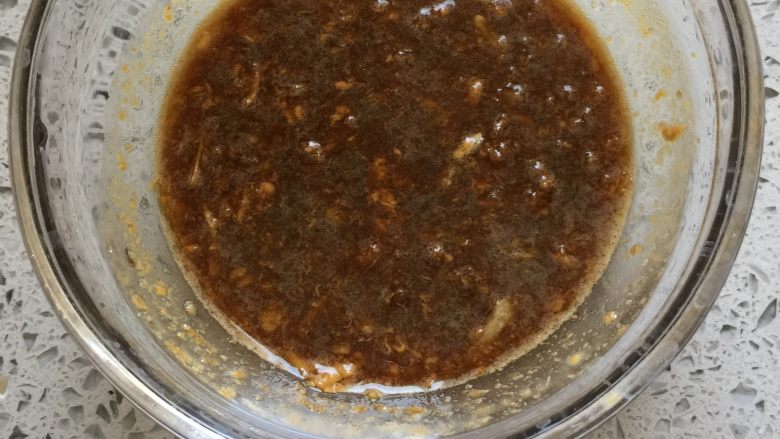 美味大拌菜,蒜泥放上味极鲜、盐、糖、醋（老陈醋代替米醋和饺子醋），花生酱一小勺调匀