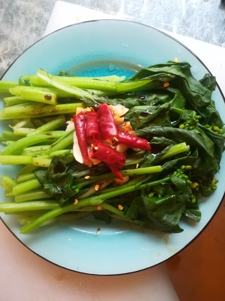 烫菜心,放鲜味酱油