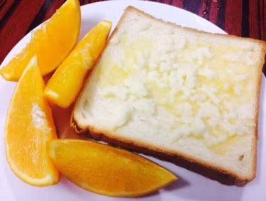 五谷杂粮一锅粥,配上烤吐司，<a style='color:red;display:inline-block;' href='/shicai/ 156925'>水</a>果，美美哒早饭有么有