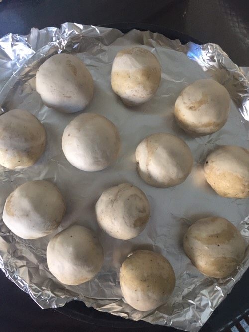 少油版伍仁点心,这是都包好后的样子,同步可以预热烤箱了,150度10分钟