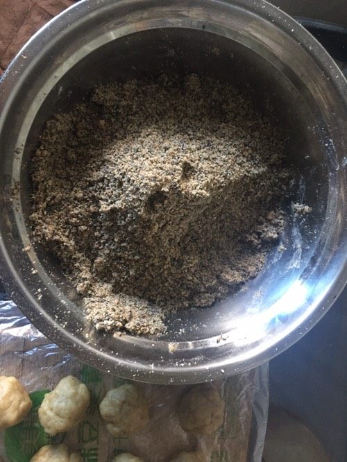 少油版伍仁点心,馅料，用手搓成粉末状