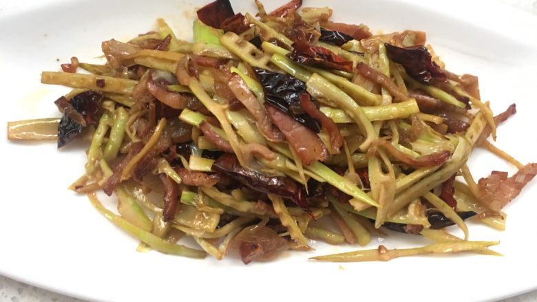 腊味春笋,一道非常不错的下饭菜出锅。