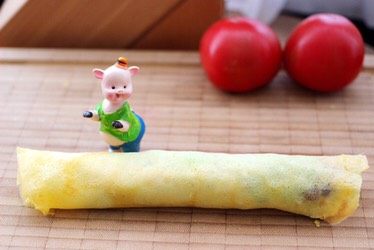 玉米黄豆面煎饼🥞,然后卷起来、如图